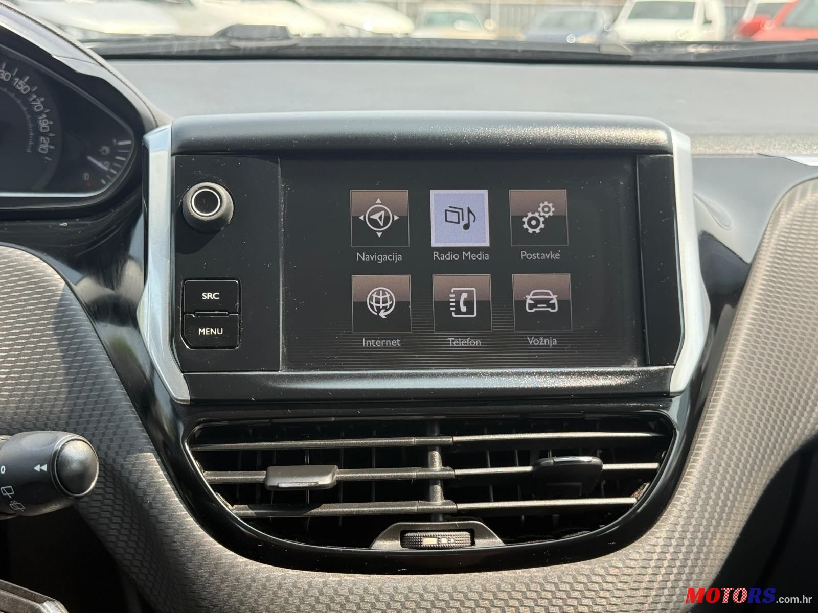 2015' Peugeot 2008 1,2 photo #6