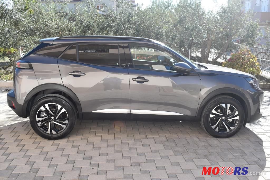 2021' Peugeot 2008 1,2 Puretech photo #5