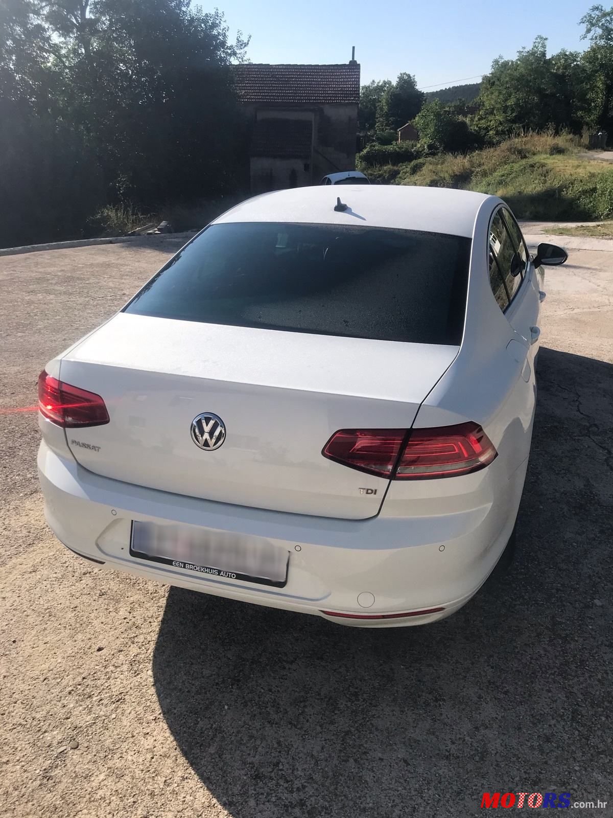 2017' Volkswagen Passat photo #5