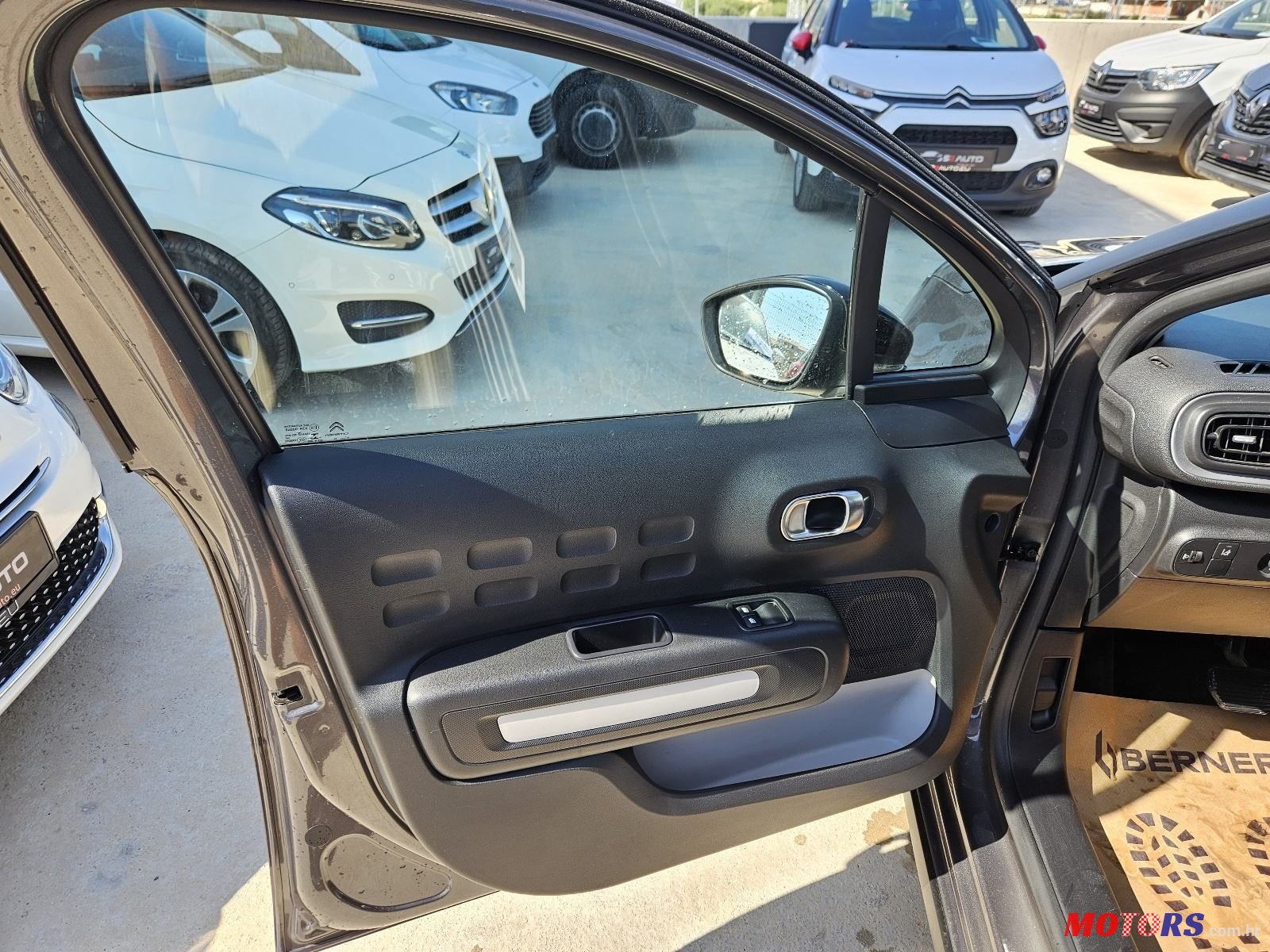 2019' Citroen C3 1,2 photo #6