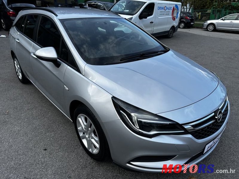 2018' Opel Astra Karavan photo #3