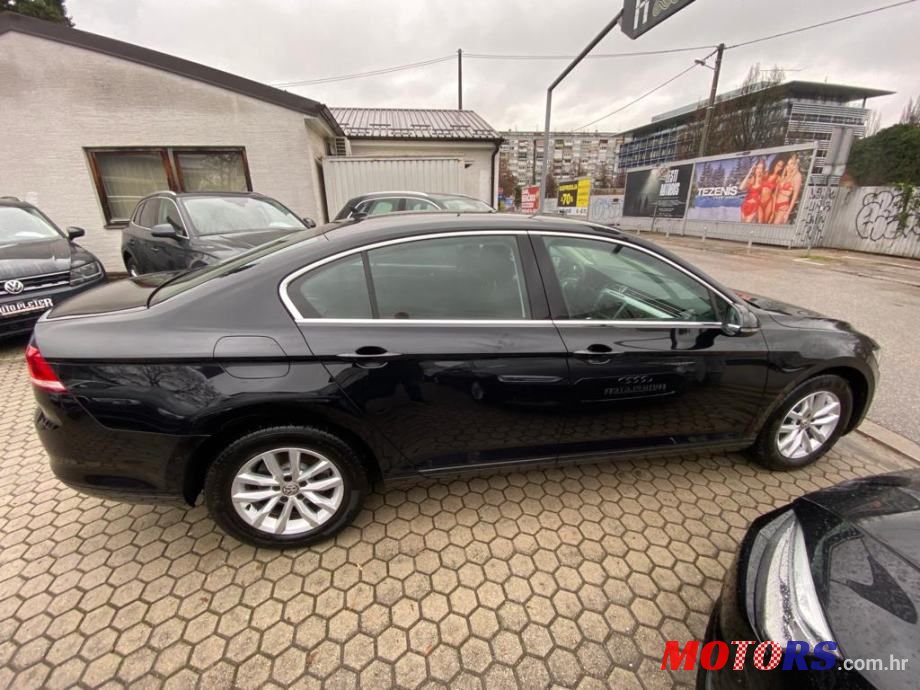 2018' Volkswagen Passat photo #4