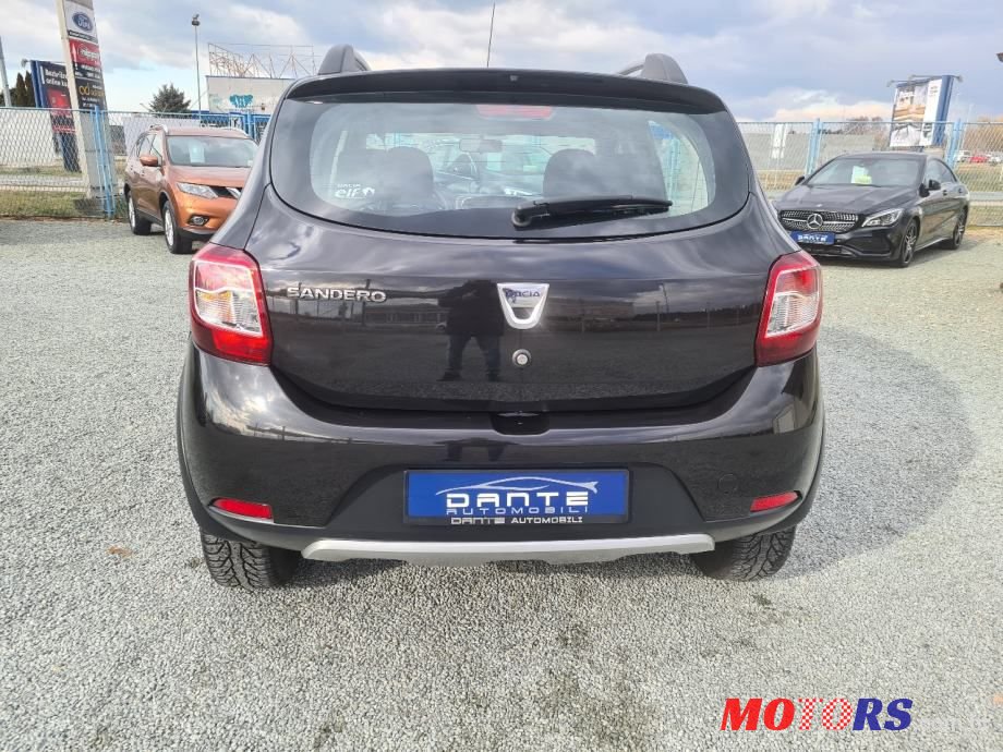 2015' Dacia Sandero photo #6