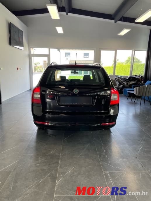 2011' Skoda Octavia Combi photo #5