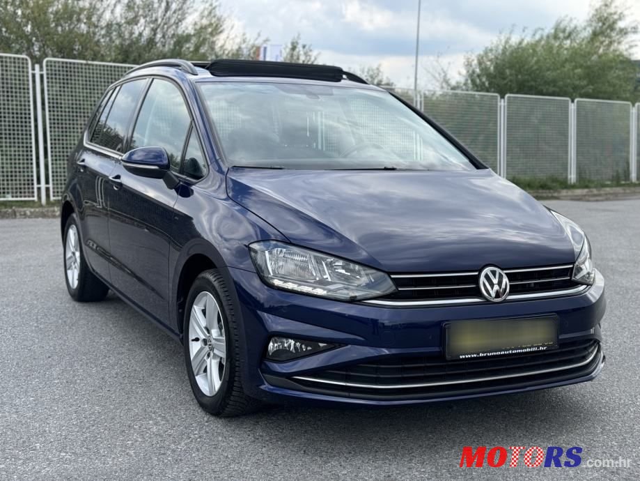 2018' Volkswagen Golf Sportsvan photo #4