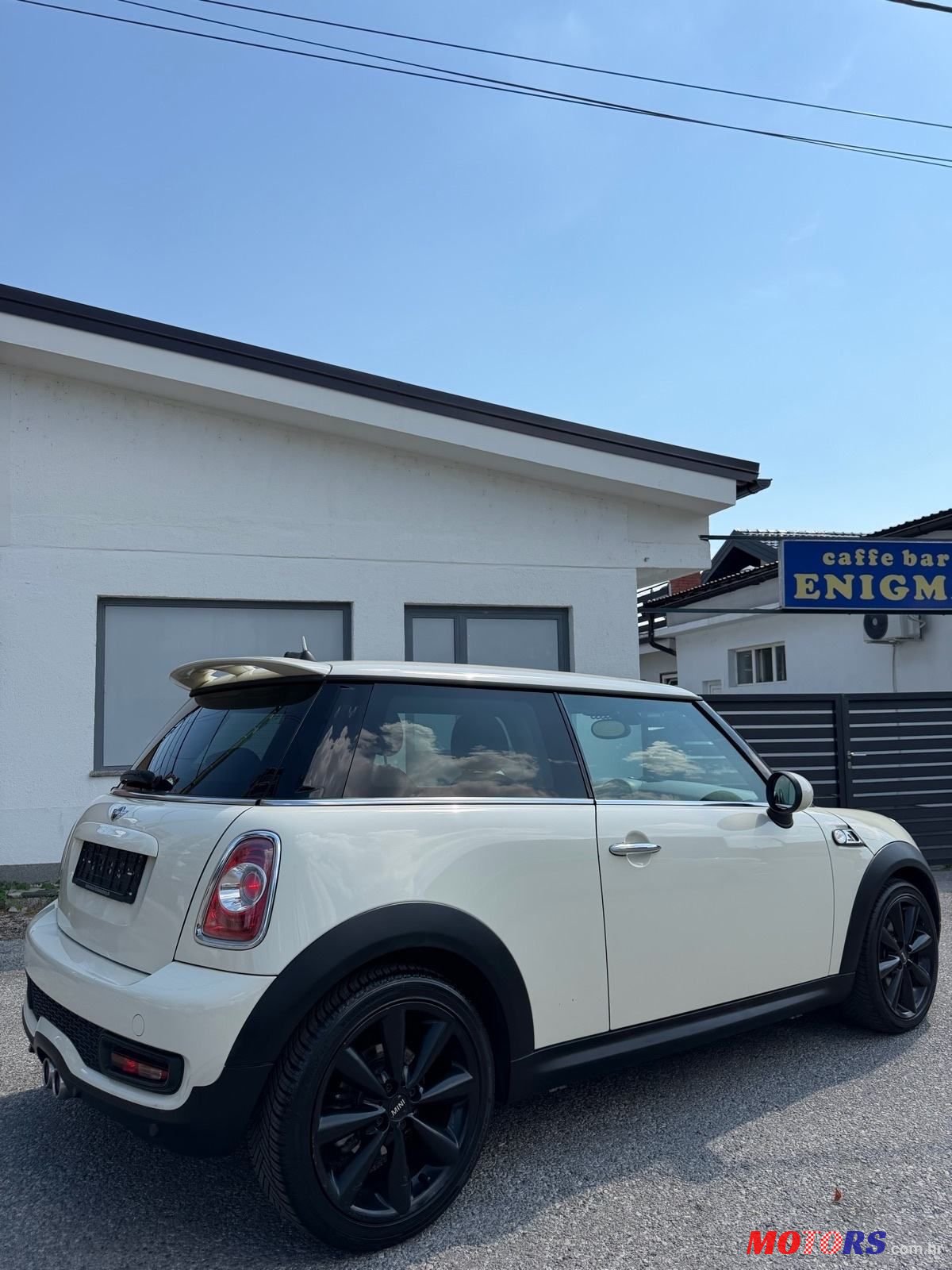 2011' MINI Cooper Cooper Sd photo #5
