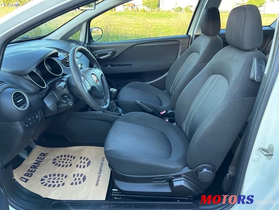 2013' Fiat Punto 1,3 Multijet 16V photo #6