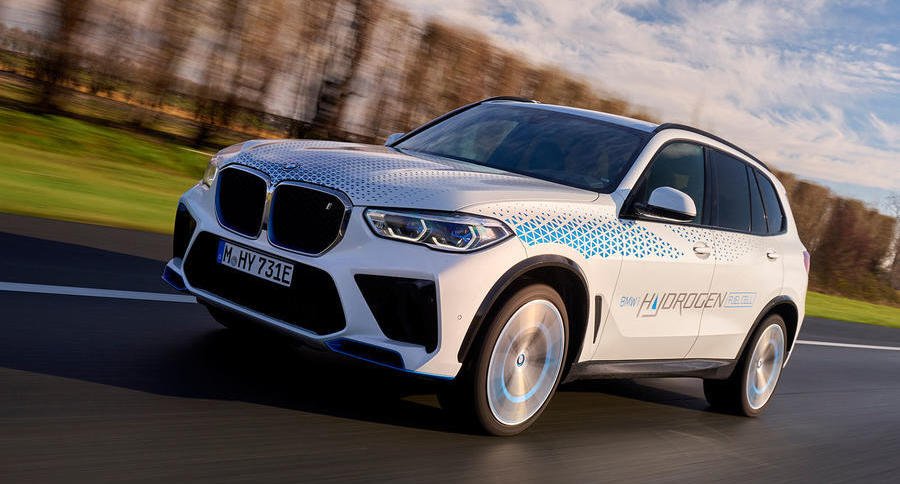 BMW plans first production hydrogen car in 2028