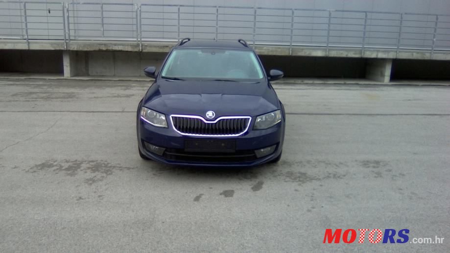 2013' Skoda Octavia Combi photo #3