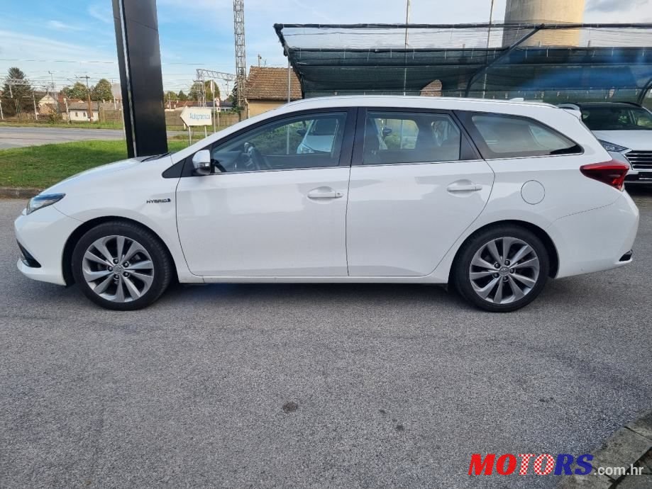 2017' Toyota Auris Karavan photo #4