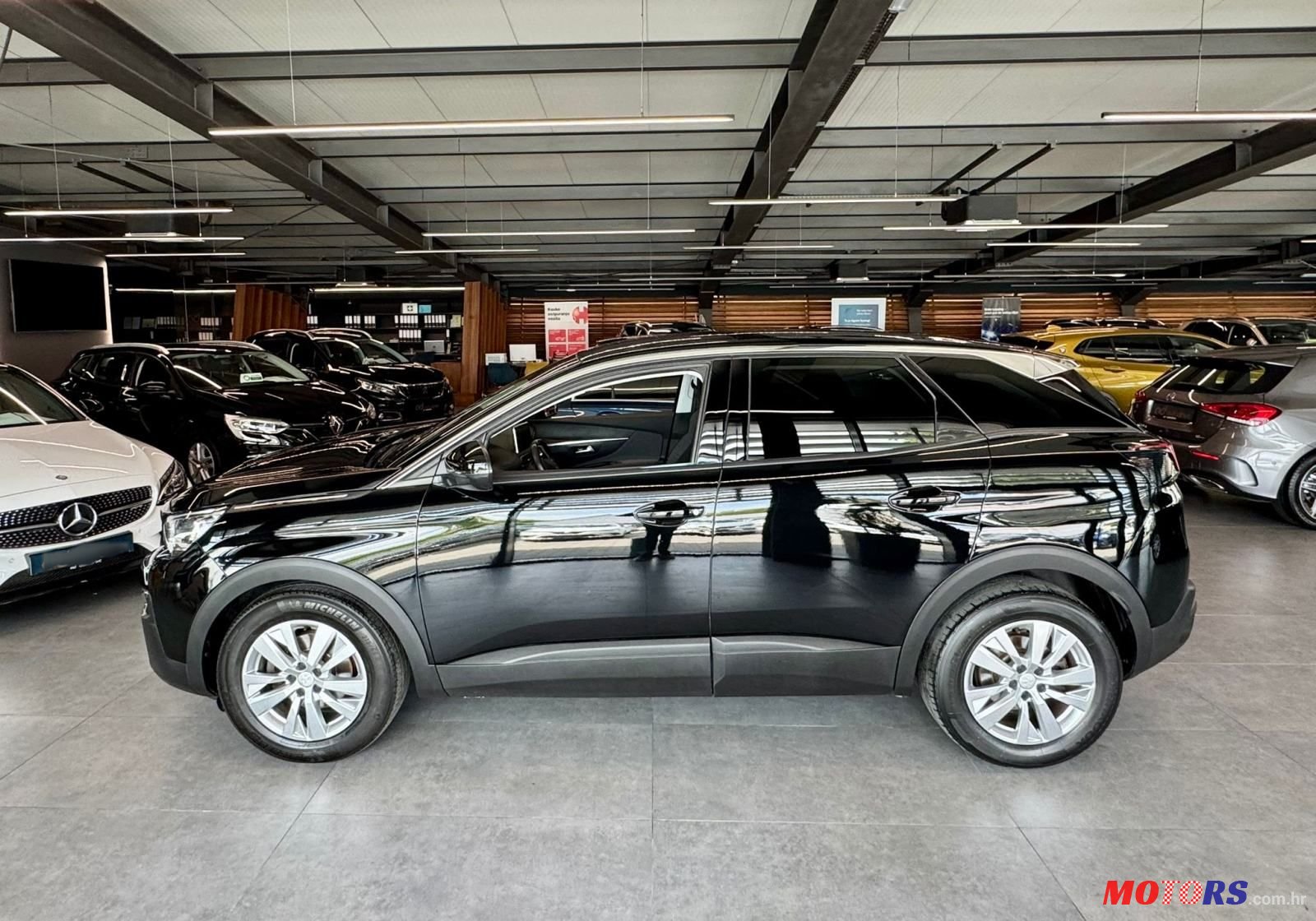 2020' Peugeot 3008 1,2 Puretech photo #6