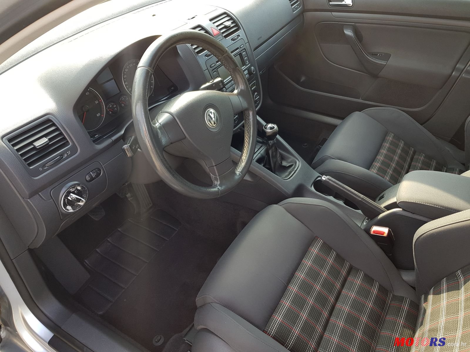 2005' Volkswagen Golf V photo #4