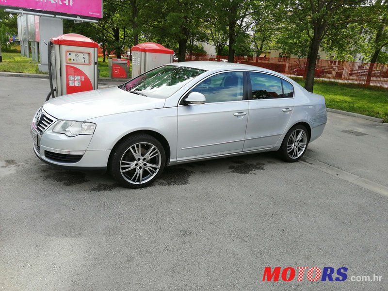 2005' Volkswagen Passat 1.9 TDI photo #3