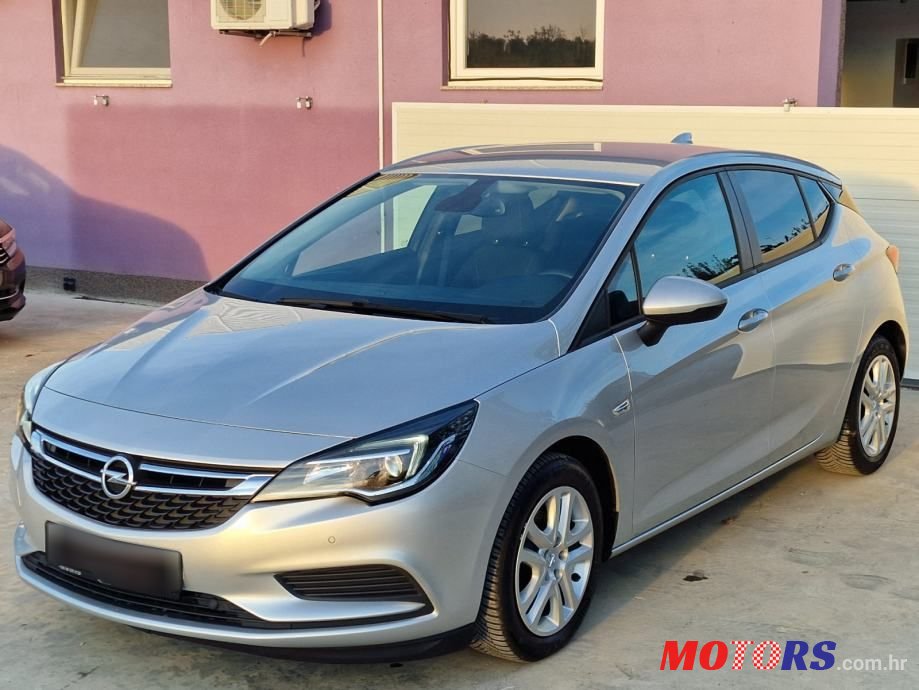 2018' Opel Astra 1.6 Cdti photo #1