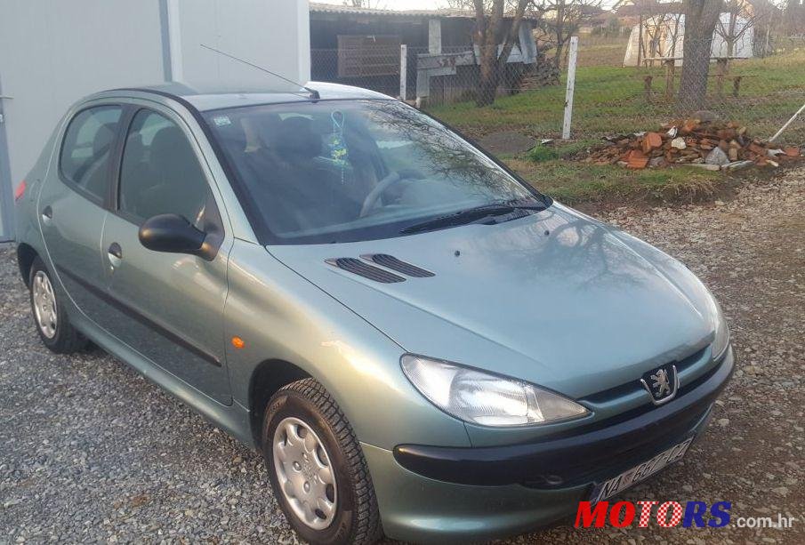 2000' Peugeot 206 206 1,1 photo #2
