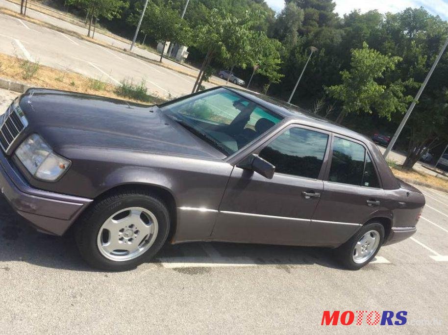 1994' Mercedes-Benz 124 E 250 Diesel photo #2