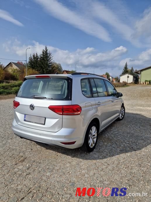 2017' Volkswagen Touran photo #5