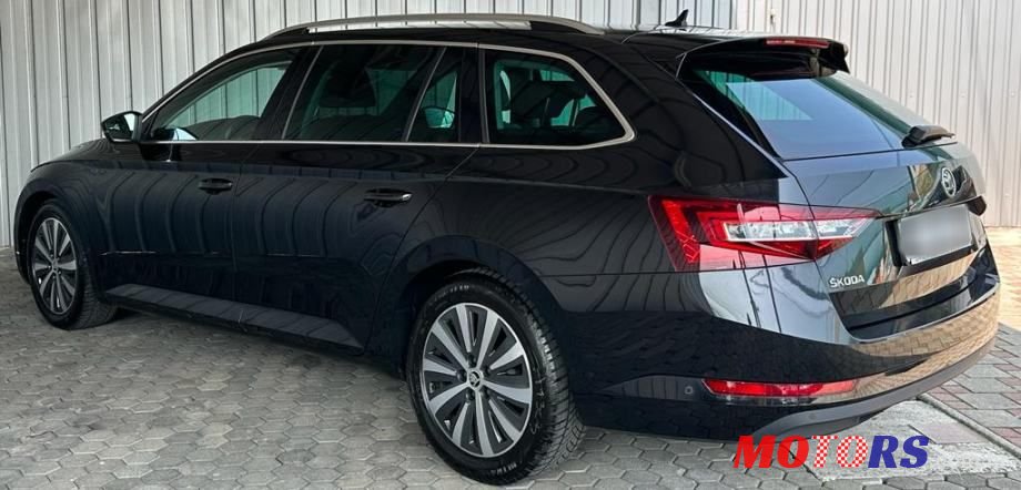 2017' Skoda Superb Combi photo #3