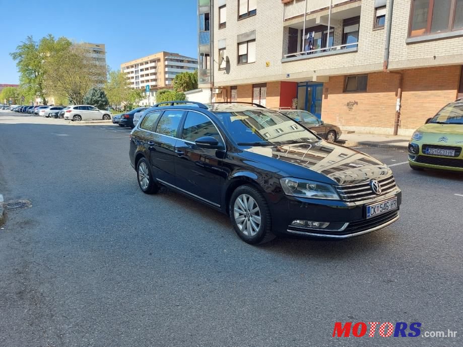 2011' Volkswagen Passat Variant photo #3