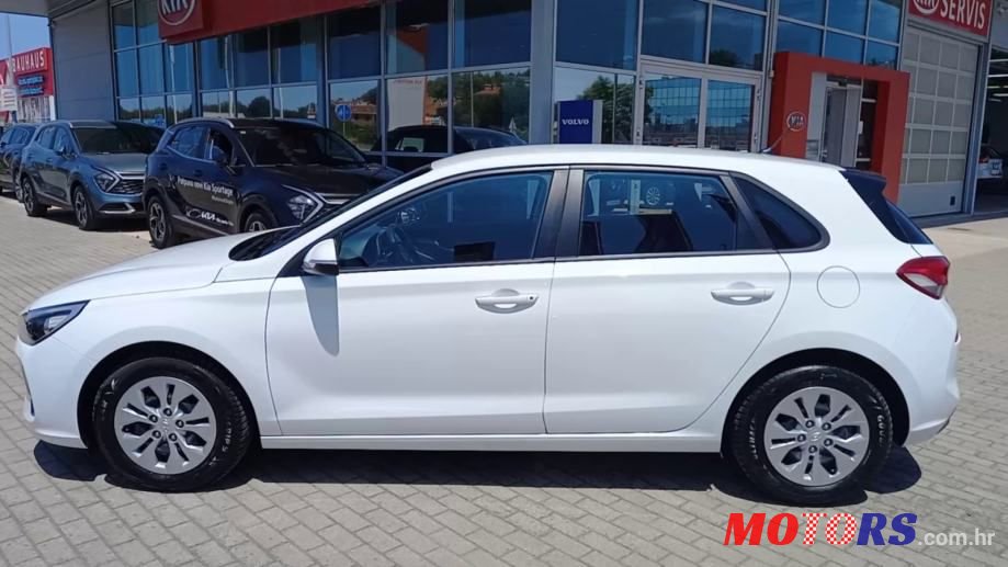 2018' Hyundai i30 photo #3