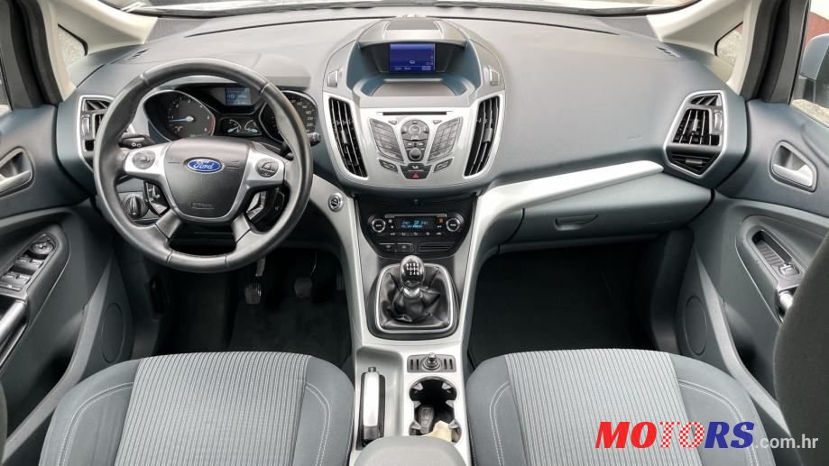 2011' Ford C-MAX Titanium photo #3