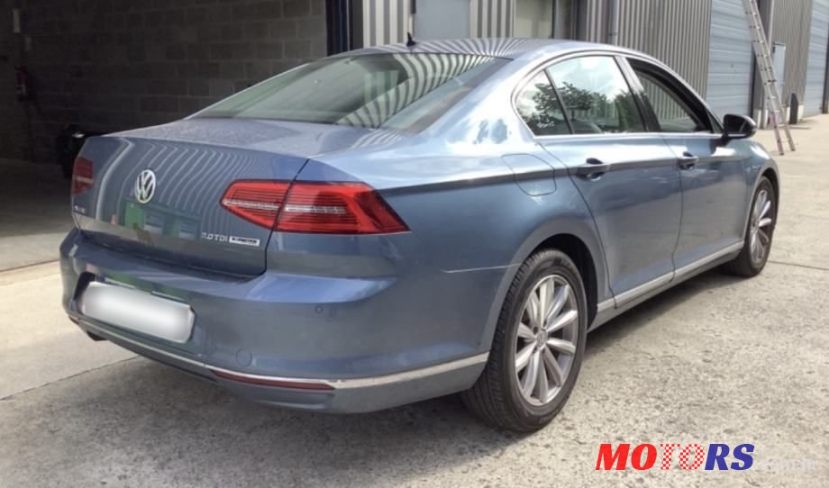 2015' Volkswagen Passat photo #3