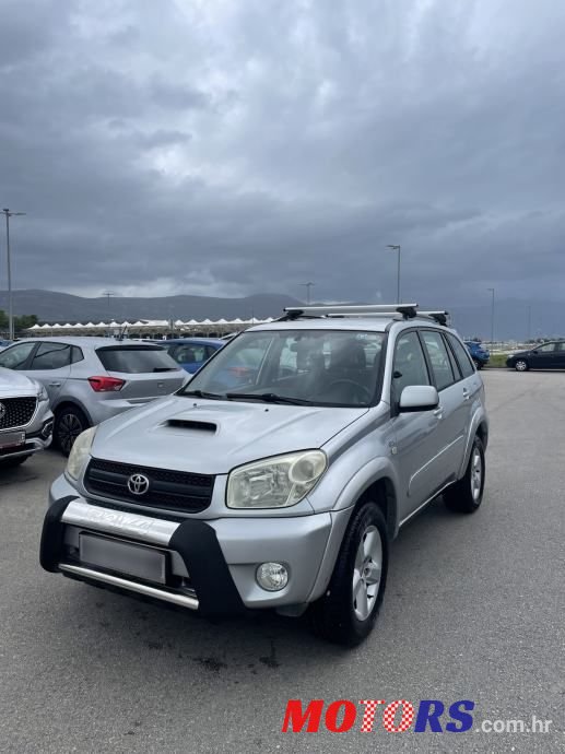2005' Toyota RAV4 2,0 D-4D photo #4