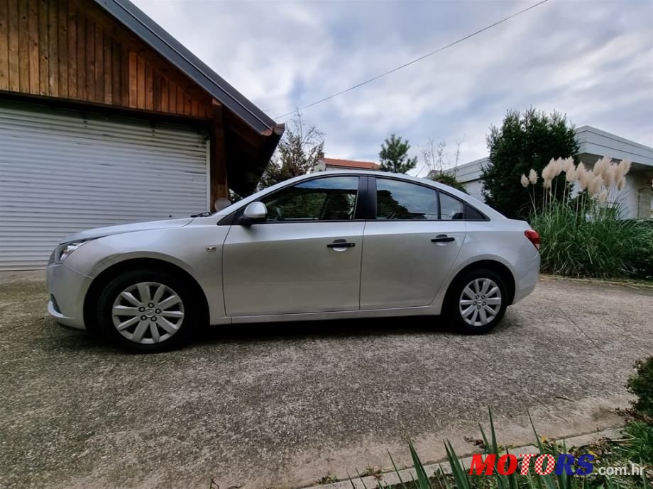 2011' Chevrolet Cruze 1,6 Ls photo #3