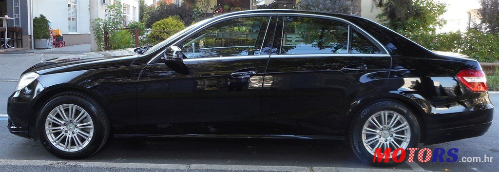 2010' Mercedes-Benz 200E CDI photo #6