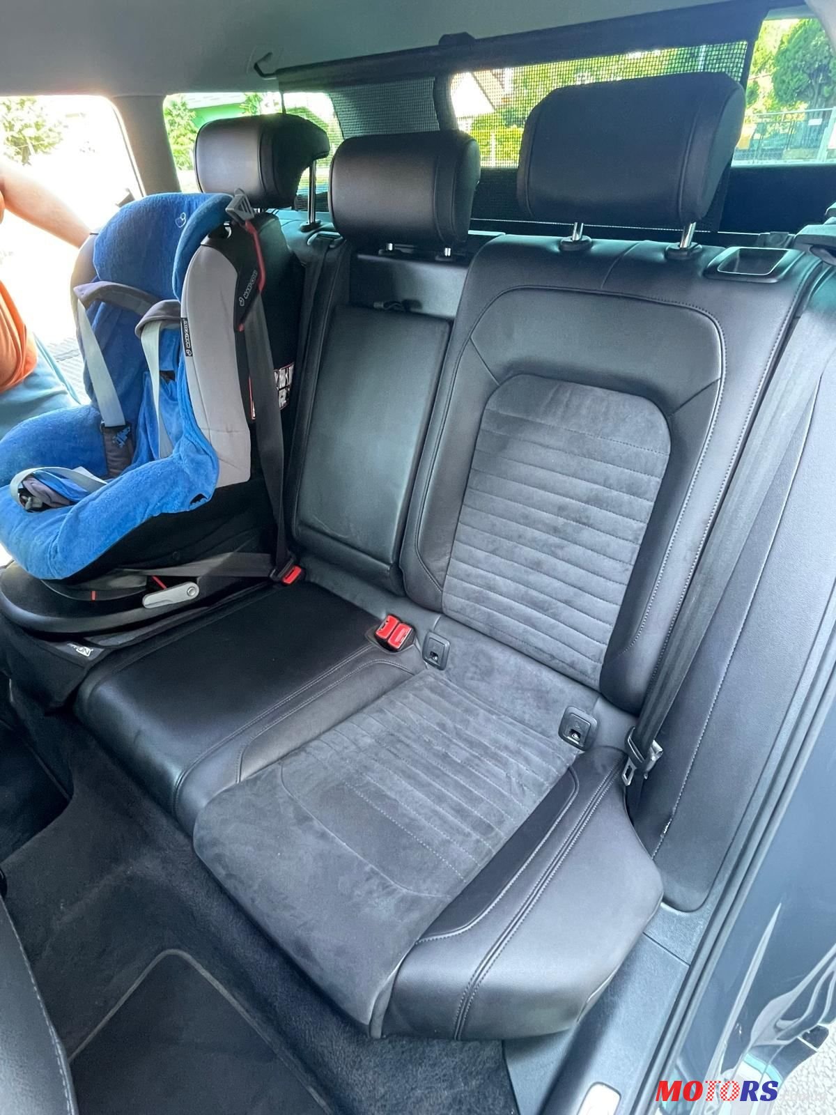 2016' Volkswagen Passat Variant photo #6