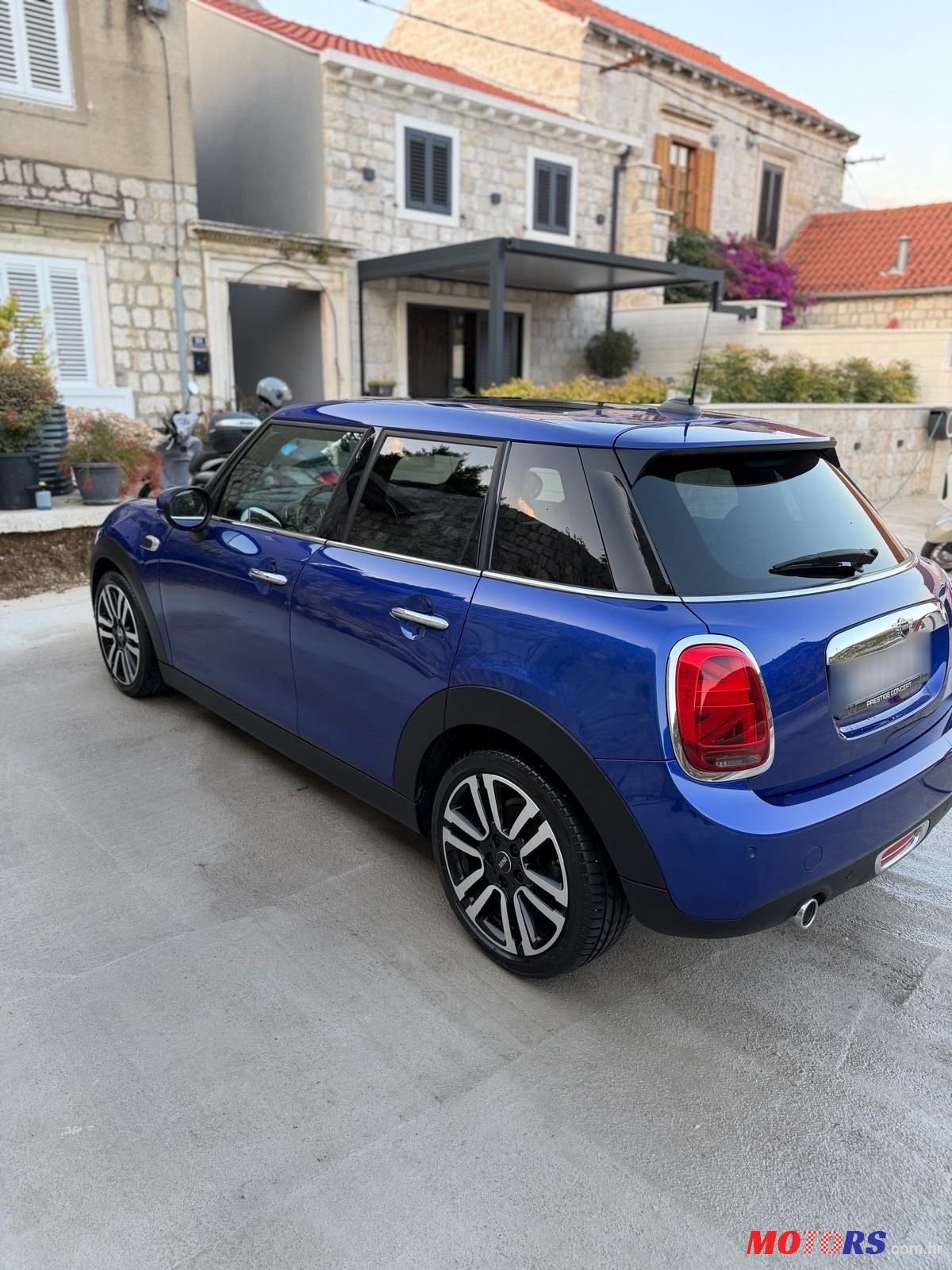 2019' MINI Cooper photo #5