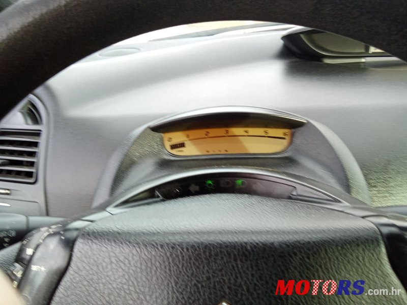 2005' Citroen C4 1,6 Hdi 16V X photo #4