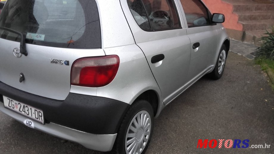1999' Toyota Yaris photo #2