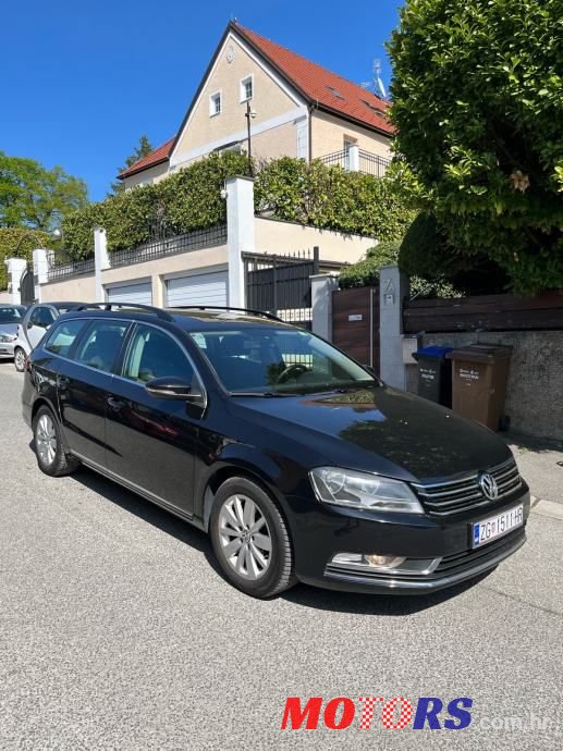 2013' Volkswagen Passat Variant photo #2