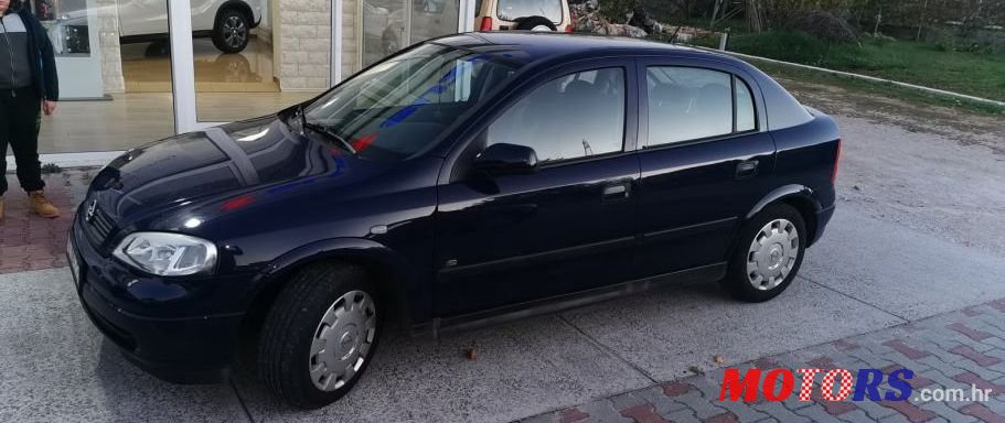 2008' Opel Astra 1,4 photo #1