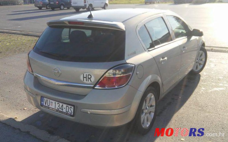 2009' Opel Astra 1,4 photo #1