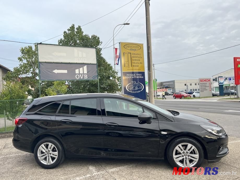 2017' Opel Astra Karavan photo #4