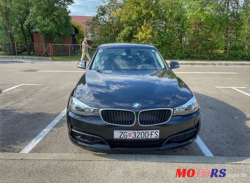 2013' BMW Serija 3 318D photo #5