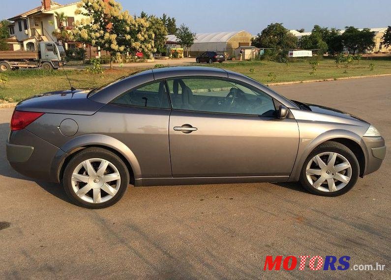 2008' Renault Megane Cabriolet photo #1