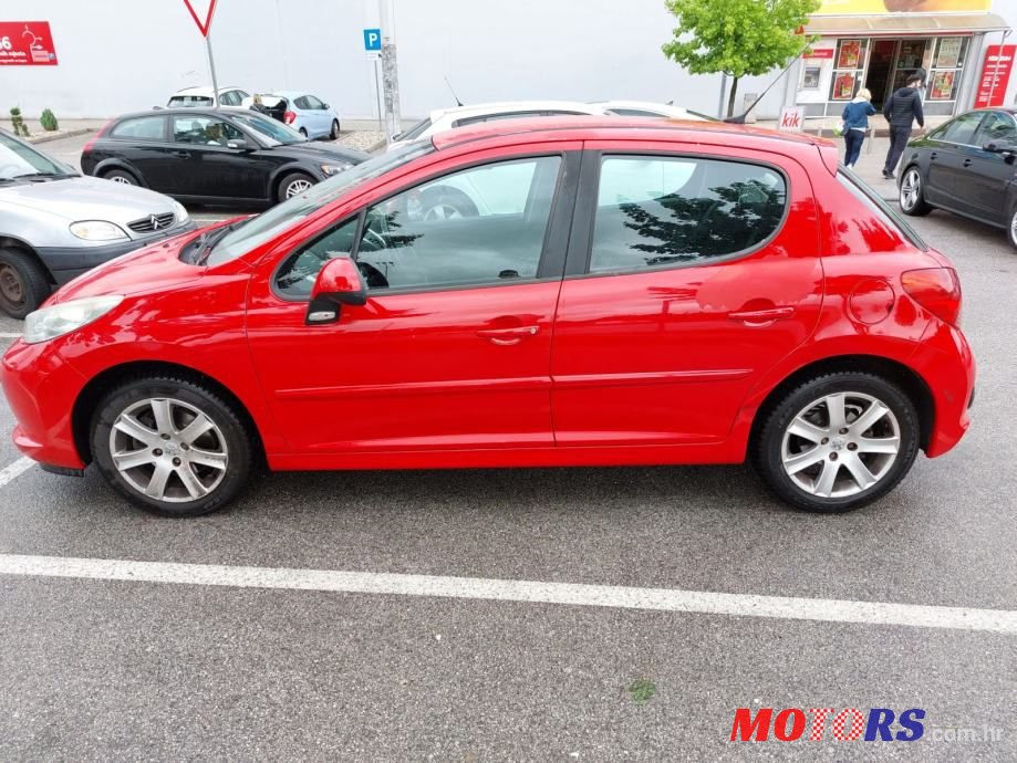 2008' Peugeot 207 Sport photo #2
