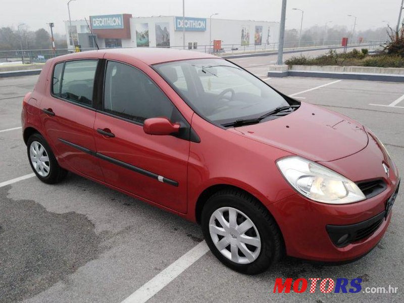 2007' Renault Clio 1,5 Dci photo #1