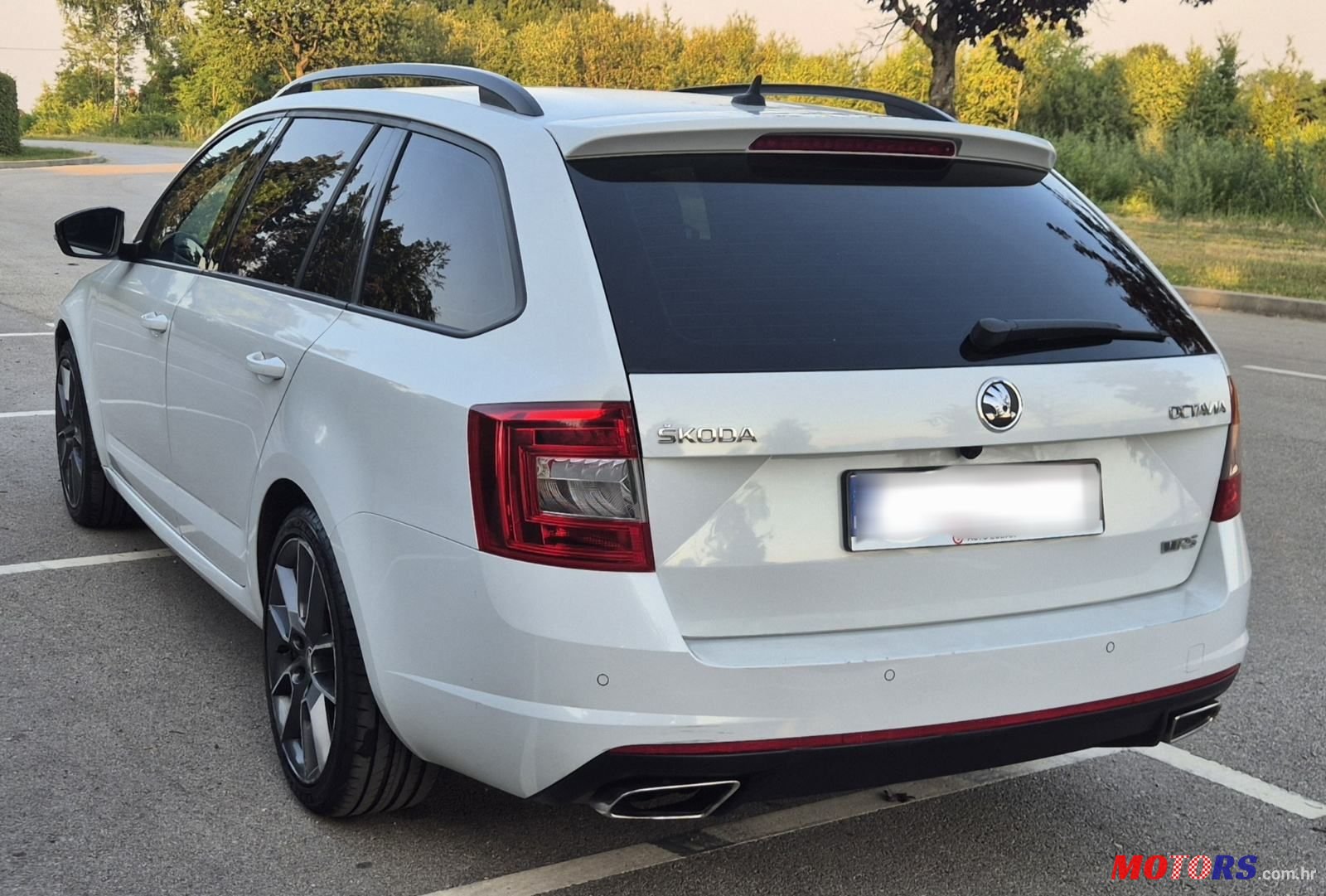 2014' Skoda Octavia Combi photo #5