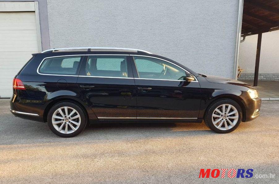 2011' Volkswagen Passat Variant photo #1