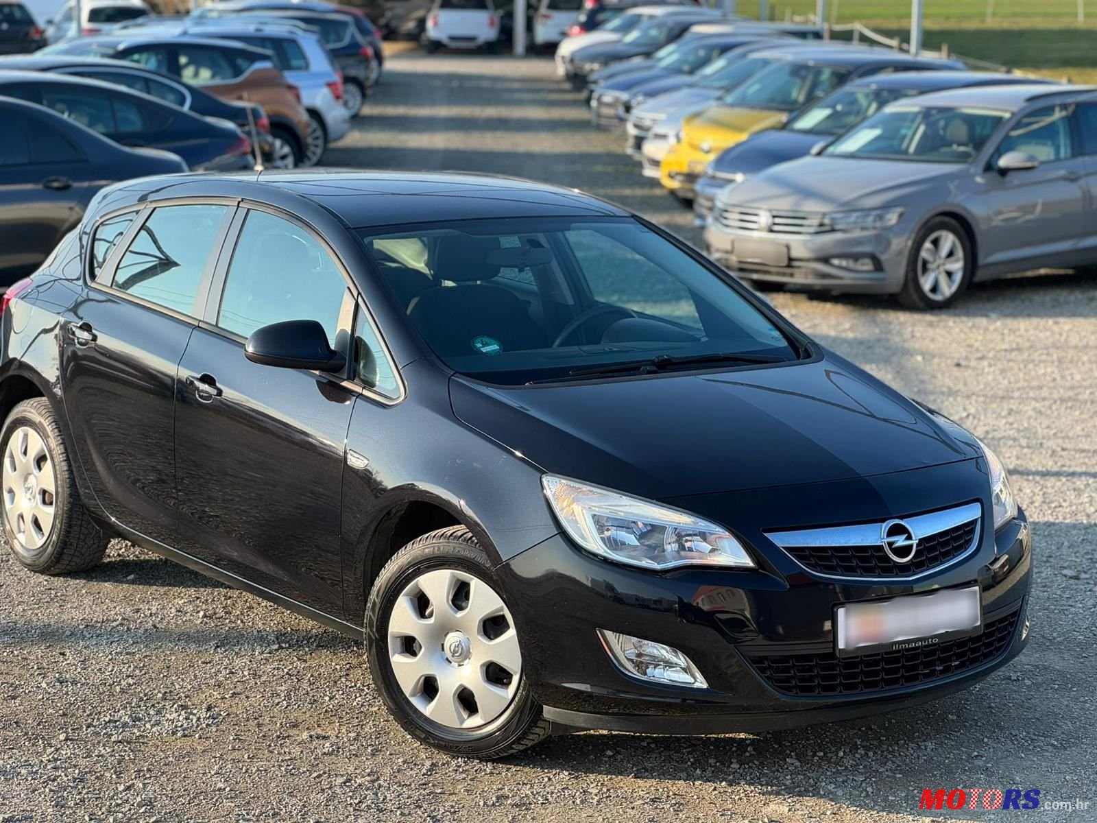 2010' Opel Astra Astra J 1.4 16V photo #3