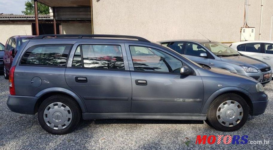 2007' Opel Astra Karavan photo #2