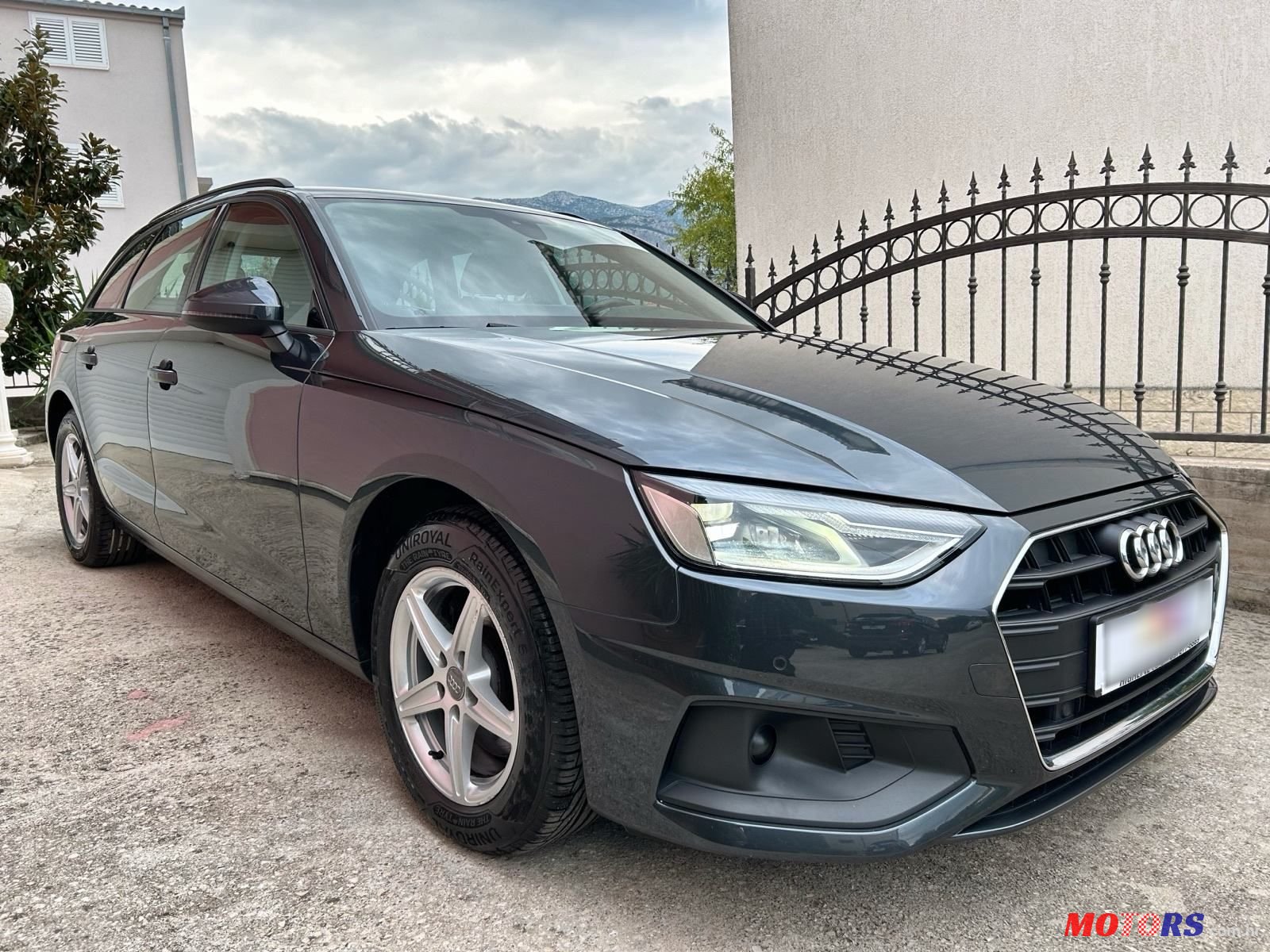 2019' Audi A4 Avant photo #2