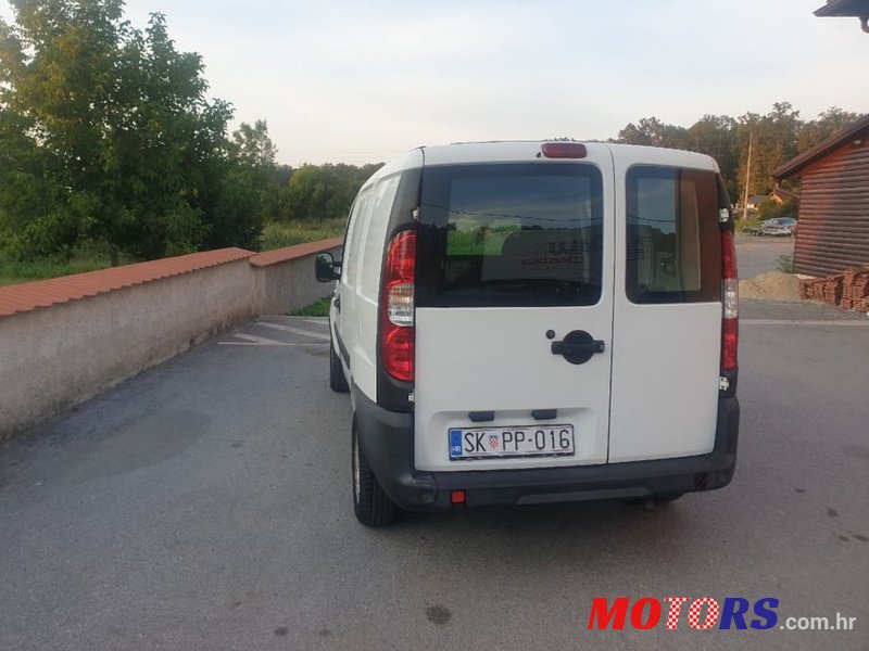 2009' Fiat Doblo photo #3