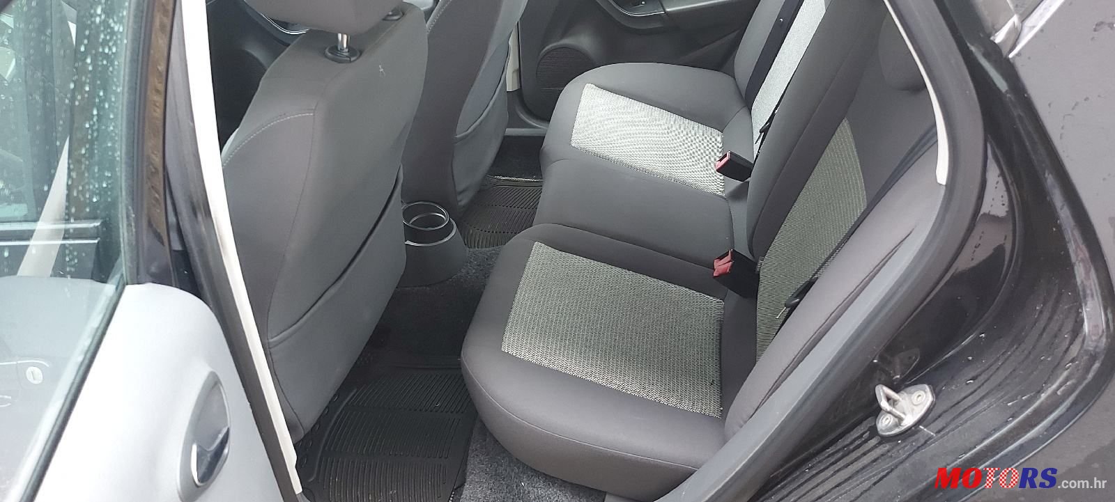 2009' SEAT Ibiza 1,9 Tdi photo #3