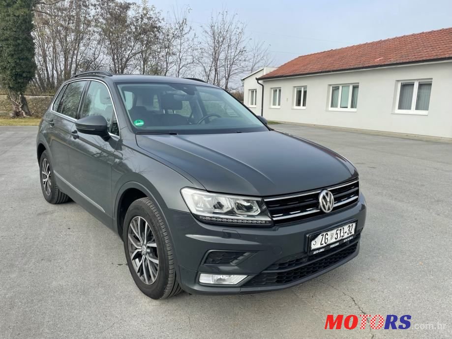 2016' Volkswagen Tiguan photo #5