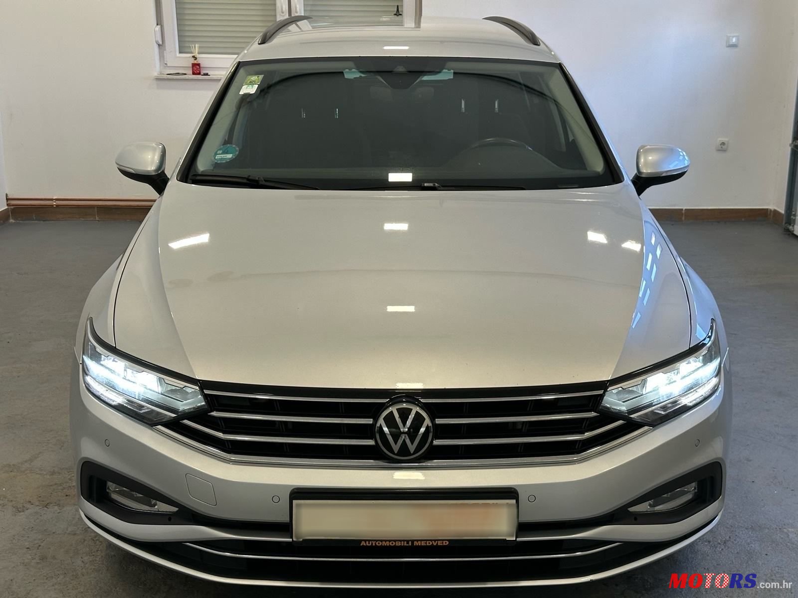 2020' Volkswagen Passat Variant photo #6